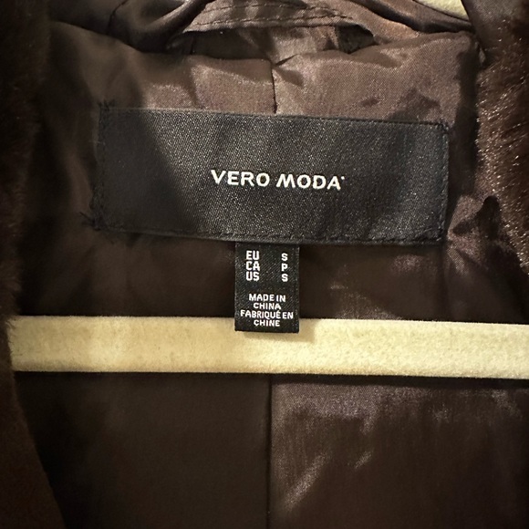 VERO MODA, Sui Hooded Faux Fur Jacket - Picture 14 of 14